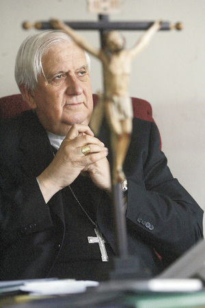 Mons. Alejandro Goic Vida Digna